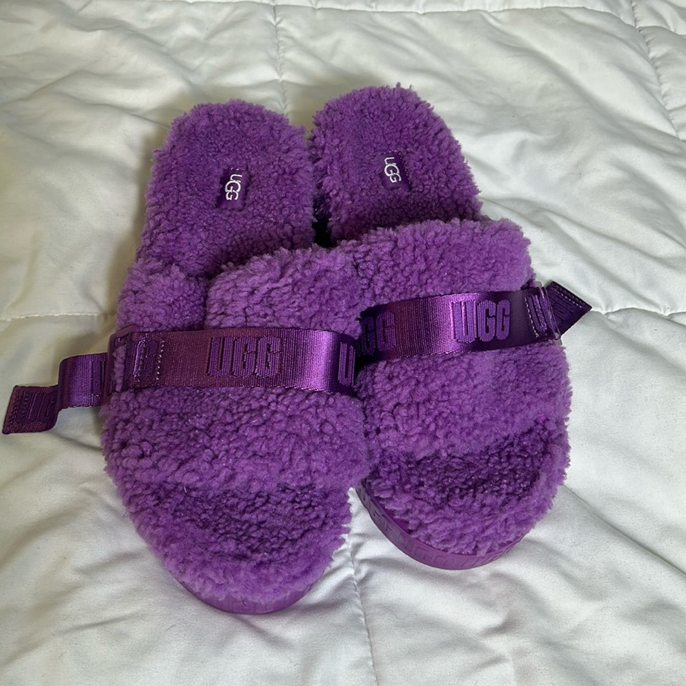 Womens UGG fuzzy platform purple slides sandals. Size EU 10. USA 9. Never worn.